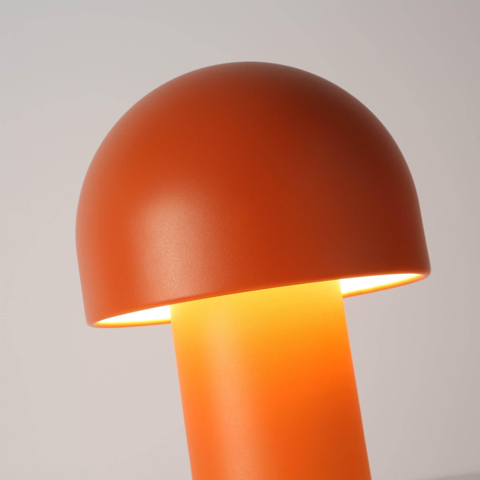 Leery Table Lamp - YhLamps