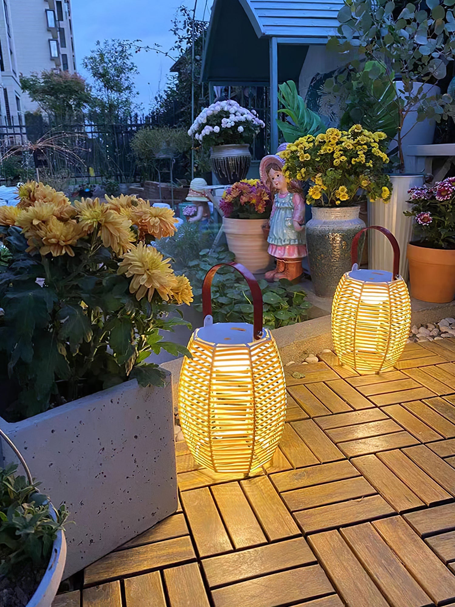 Lantern Built-in Battery Table Lamp - YhLamps