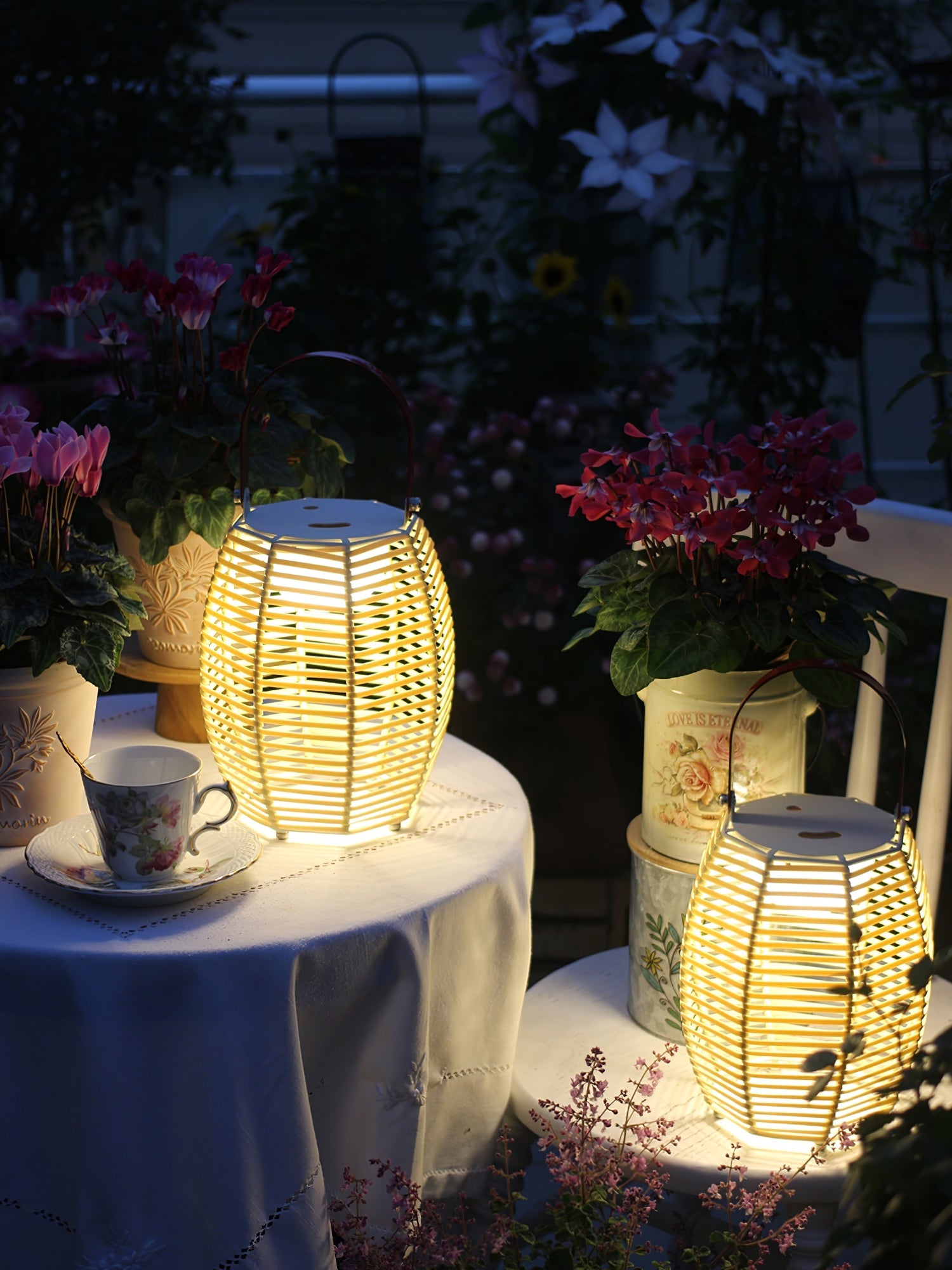 Lantern Built-in Battery Table Lamp - YhLamps